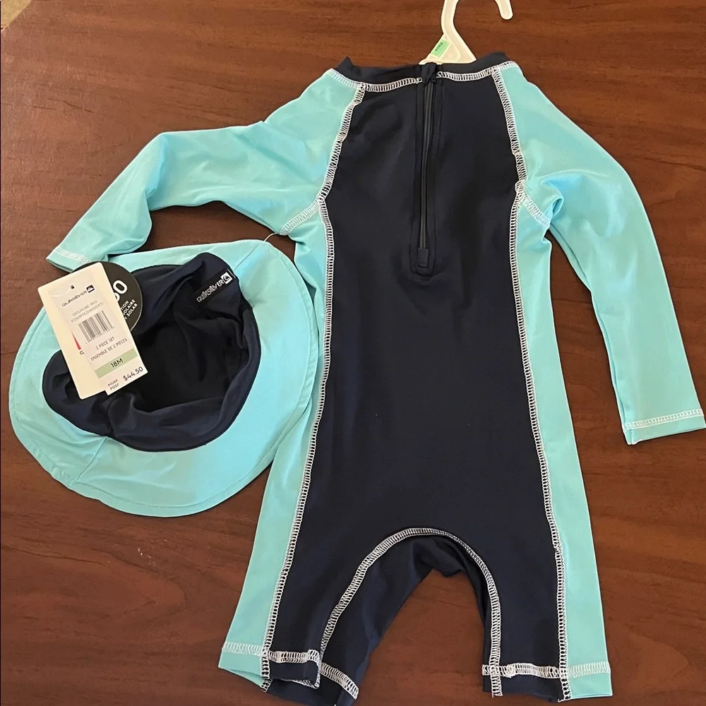 Quiksilver Navy & Light Blue Long-Sleeve Kids Rashguard suit with Hat
